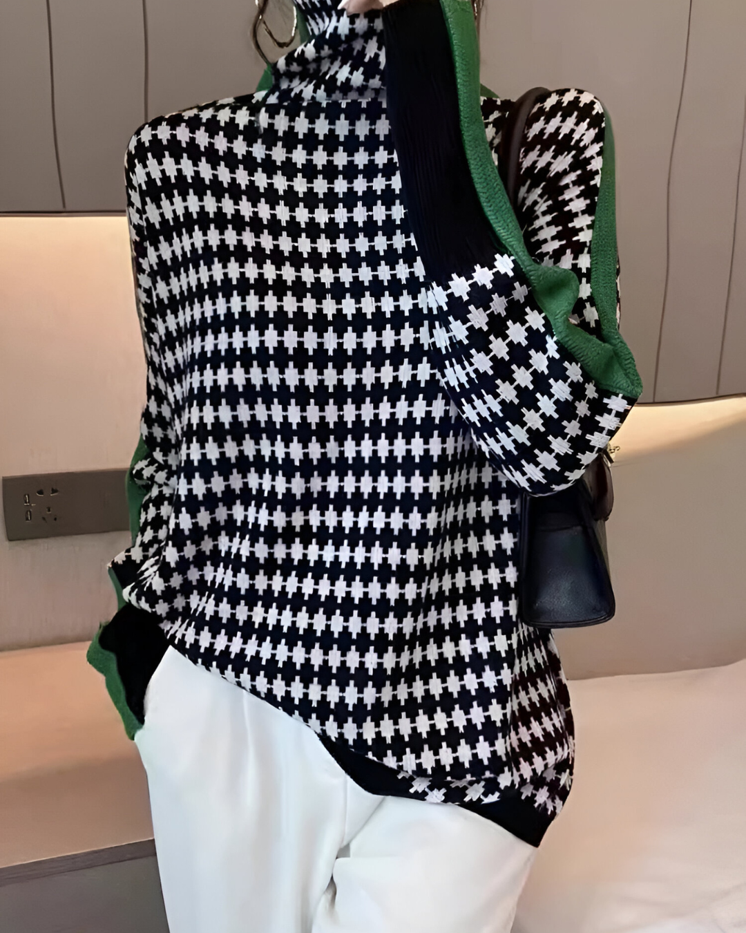 Gabrielle | Pull Motif Diamant à Col Montant