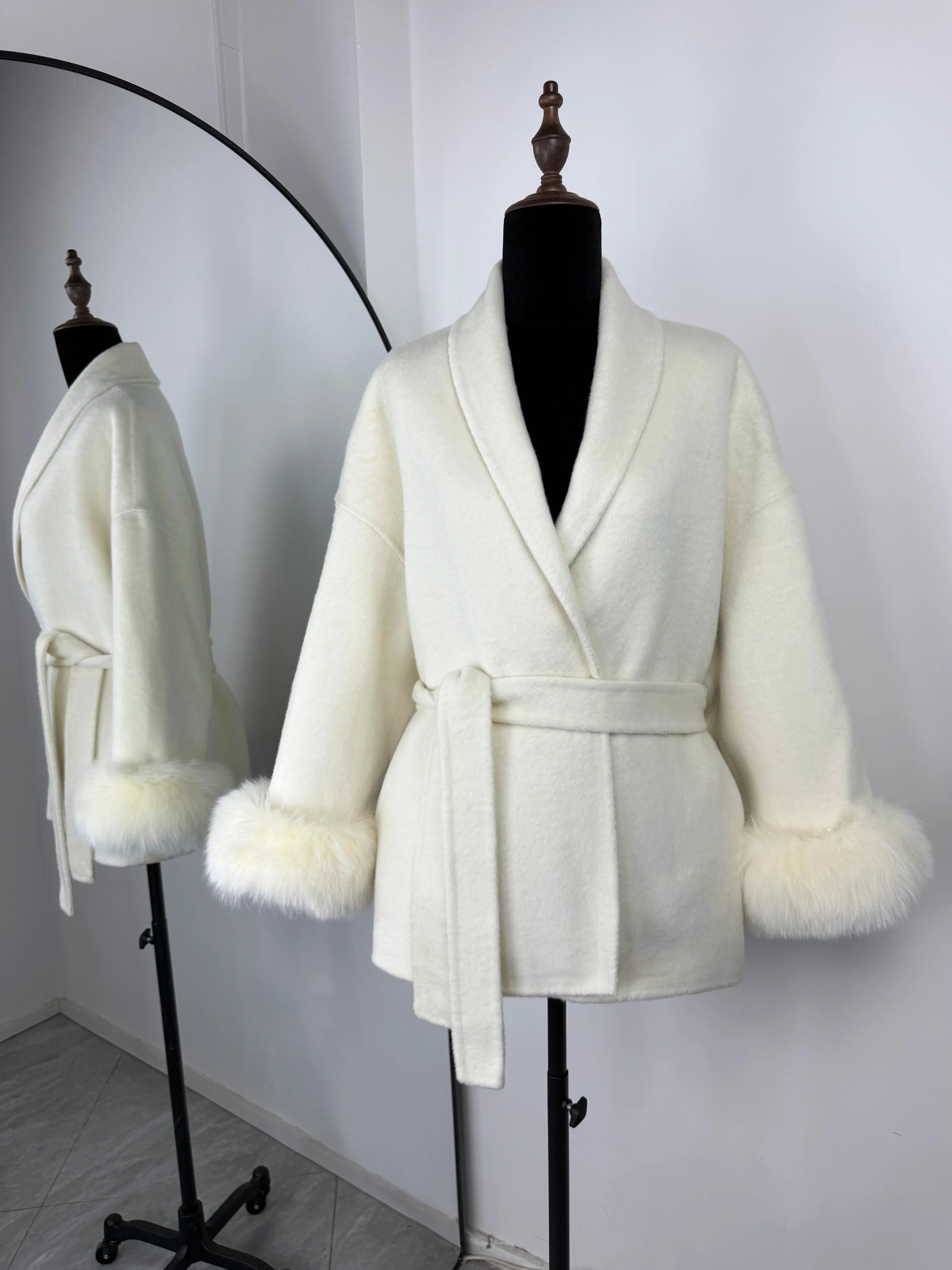 Rousseau Paris | Élégant manteau en laine avec col en fourrure