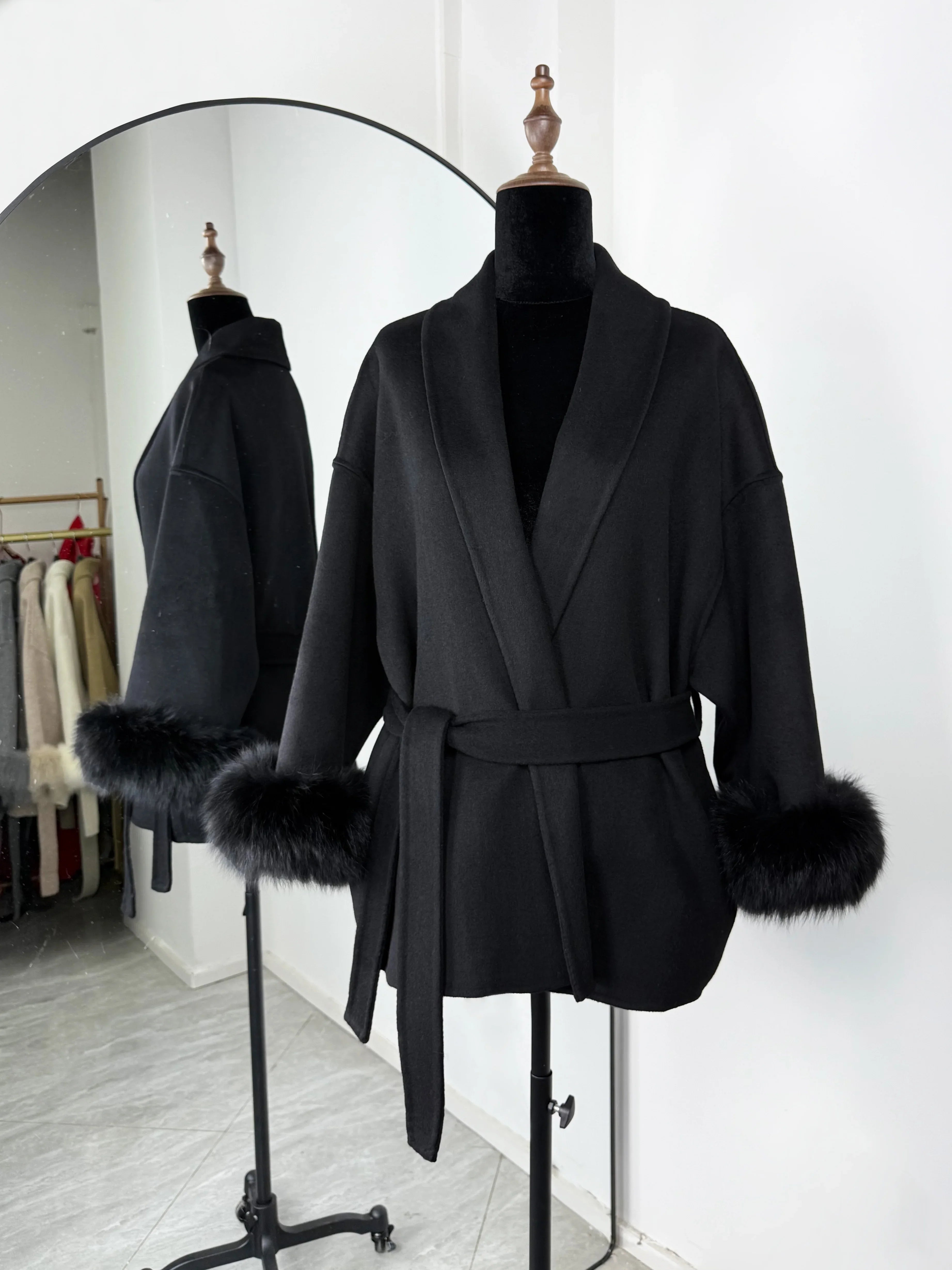 Rousseau Paris | Élégant manteau en laine avec col en fourrure