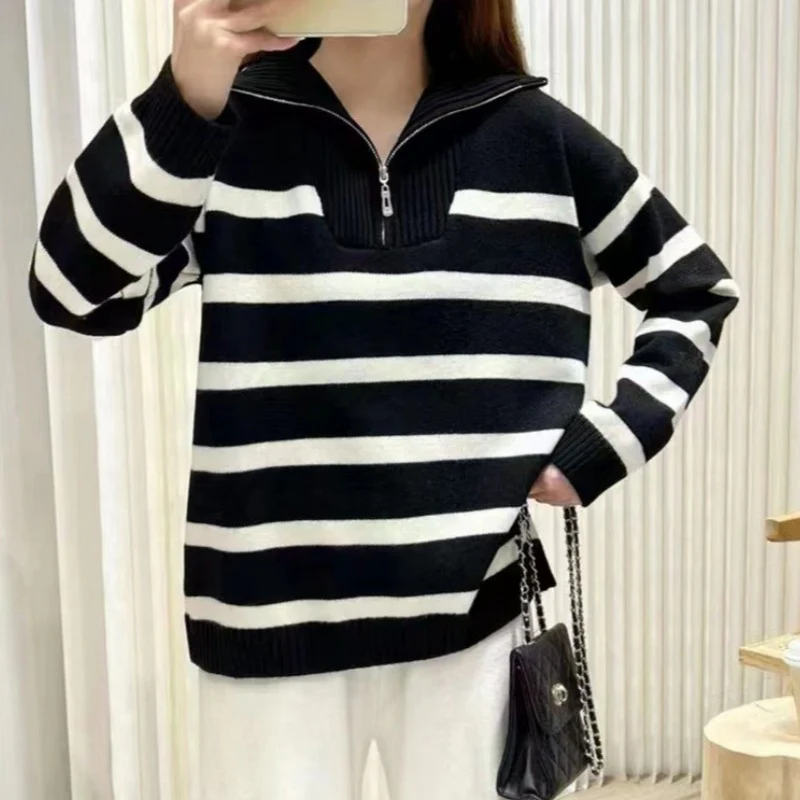 Katell | Haut à rayures chic, col zippé