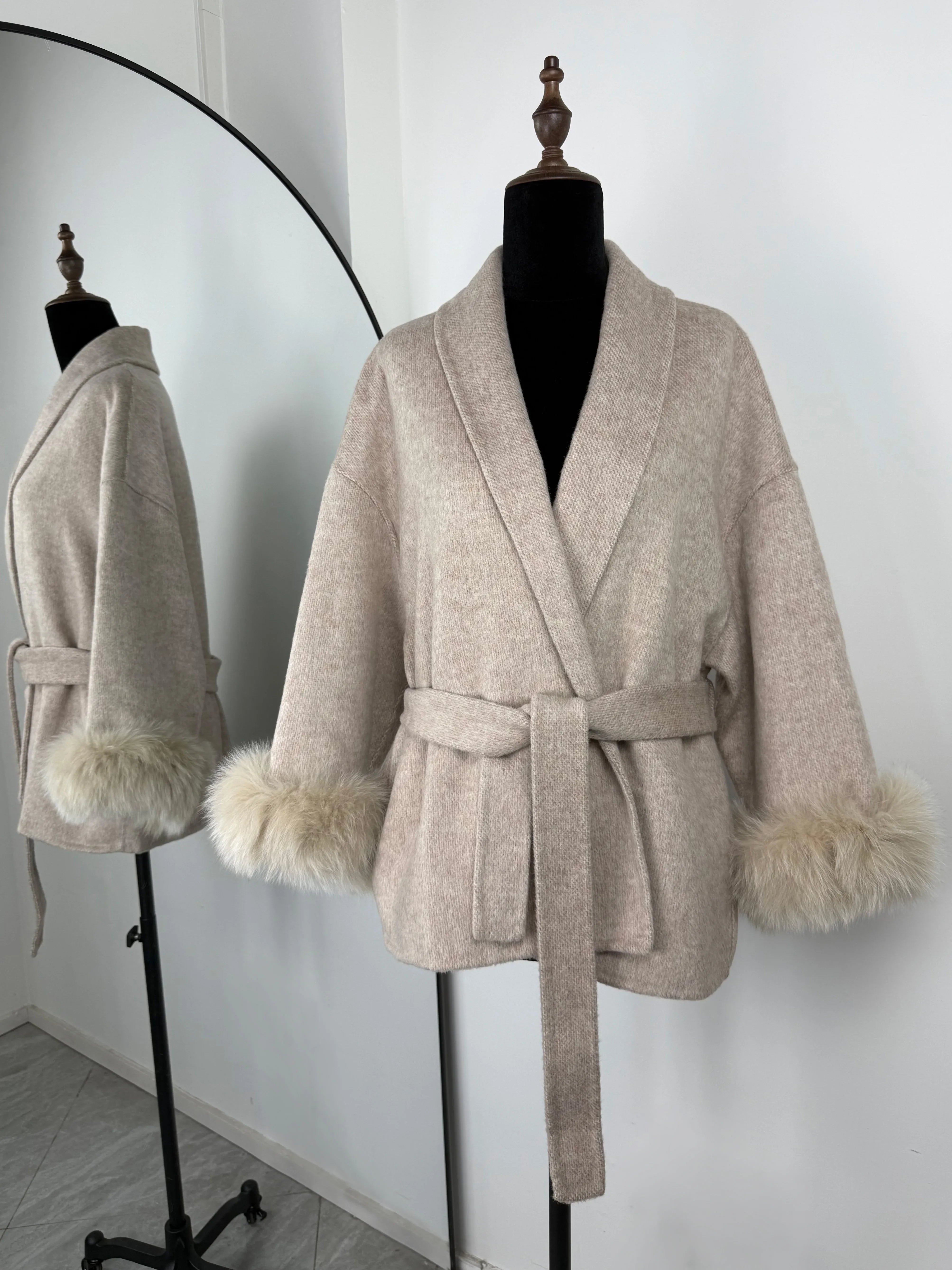 Rousseau Paris | Élégant manteau en laine avec col en fourrure